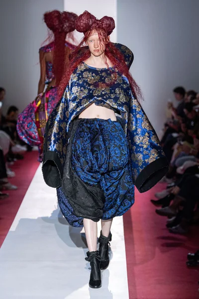 Look 10
